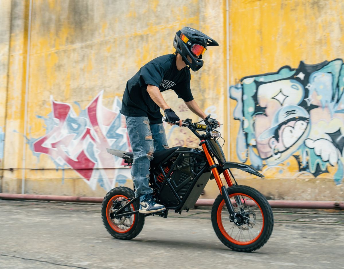 Eskute® Nova Mini Electric Dirt Bike For Teens & Adults